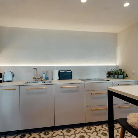 Apartmanovy Dom Bisou - Trojicne Namestie Апартаменты Банска-Штьявница