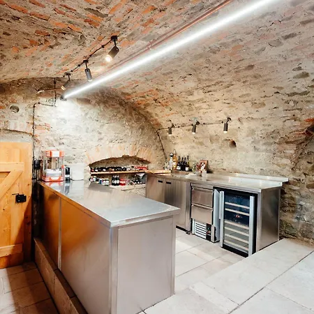 Apartmanovy Dom Bisou - Trojicne Namestie