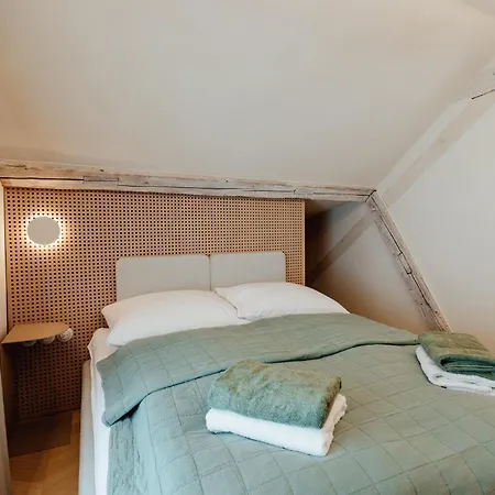 Apartmanovy Dom Bisou - Trojicne Namestie *