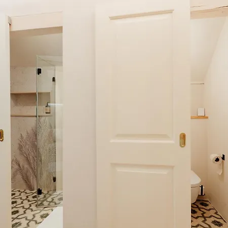 Apartmanovy Dom Bisou - Trojicne Namestie * Банска-Штьявница