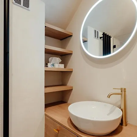 Апартаменты Apartmanovy Dom Bisou - Trojicne Namestie *