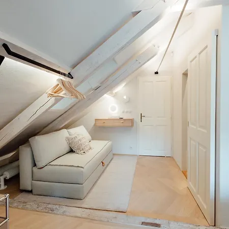 Apartmanovy Dom Bisou - Trojicne Namestie 아파트 Banská Štiavnica