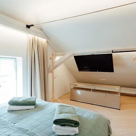 Apartmanovy Dom Bisou - Trojicne Namestie Апартаменты *