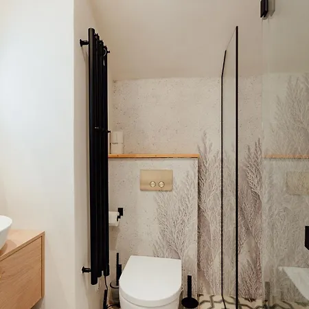 Apartmanovy Dom Bisou - Trojicne Namestie Апартаменты Банска-Штьявница