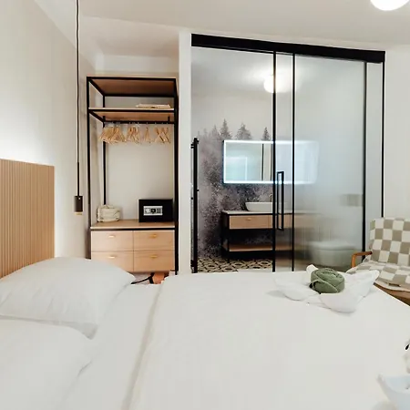 Apartmanovy Dom Bisou - Trojicne Namestie * Banská Štiavnica