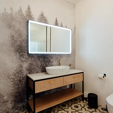 Apartmanovy Dom Bisou - Trojicne Namestie 아파트 *