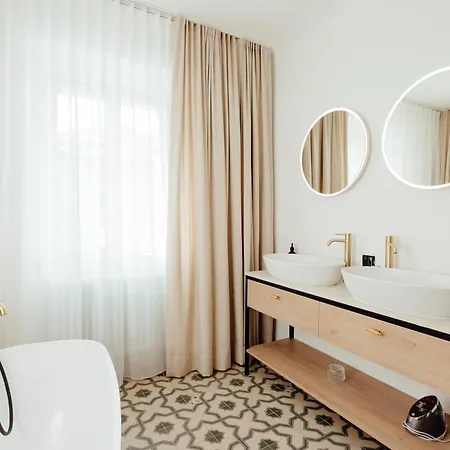 Апартаменты Apartmanovy Dom Bisou - Trojicne Namestie Банска-Штьявница