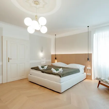 Apartmanovy Dom Bisou - Trojicne Namestie