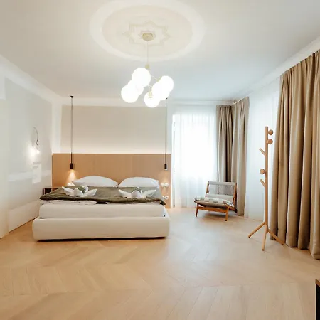Apartmanovy Dom Bisou - Trojicne Namestie Апартаменты Банска-Штьявница