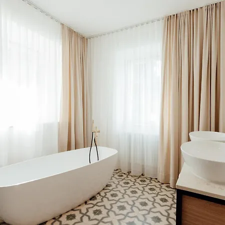 Apartmanovy Dom Bisou - Trojicne Namestie *