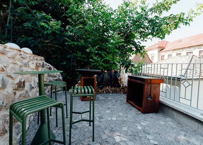 Apartmanovy Dom Bisou - Trojicne Namestie דירה *