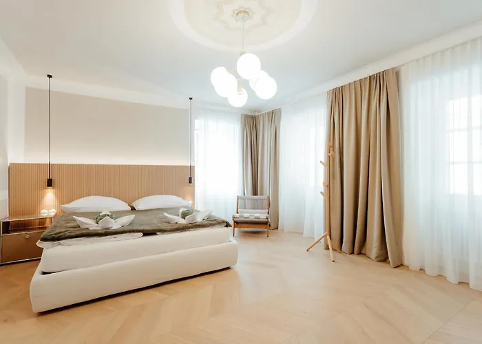 Apartmanovy Dom Bisou - Trojicne Namestie * Banská Štiavnica